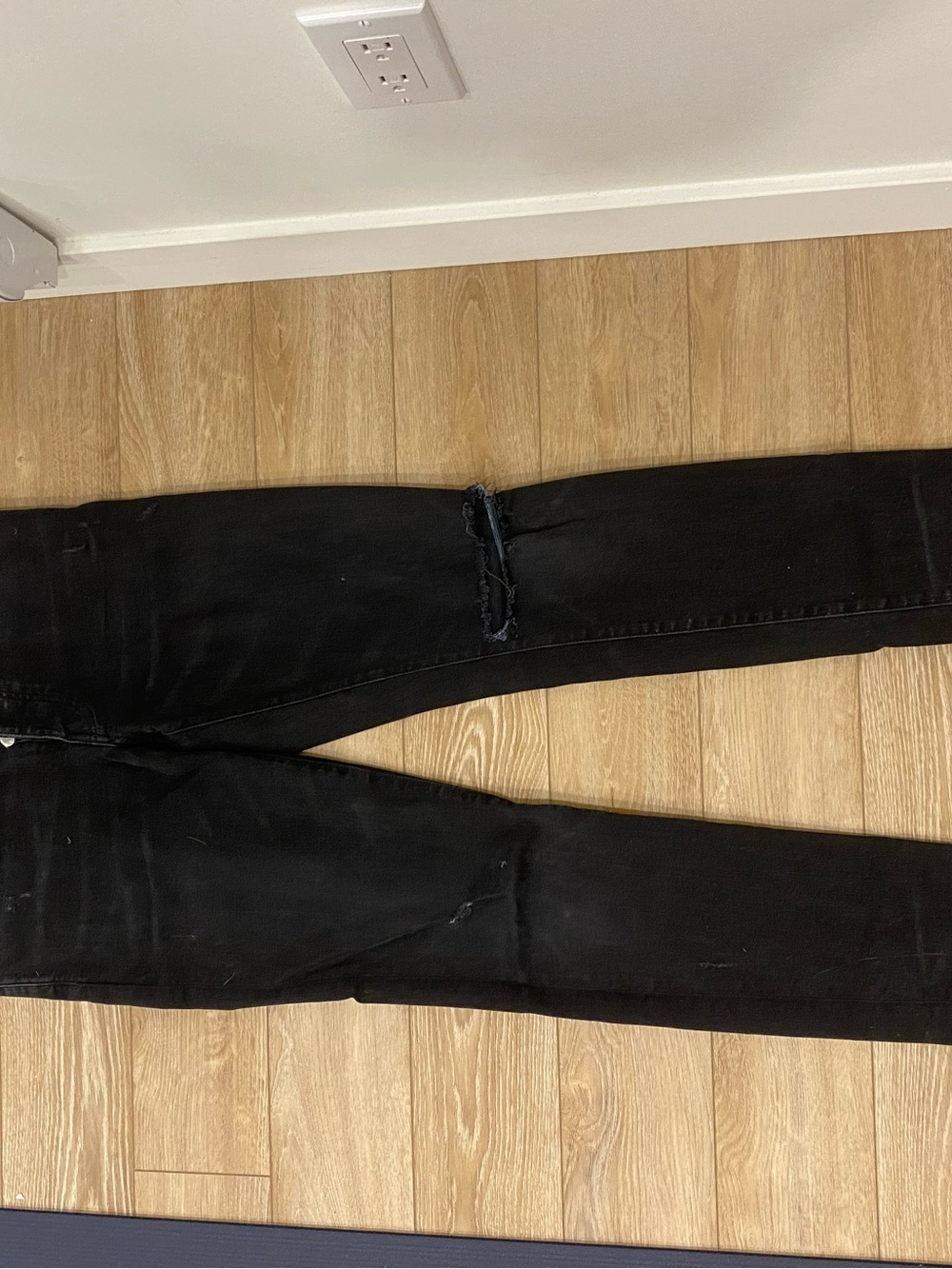 Amiri Men's Black Distressed Jeans